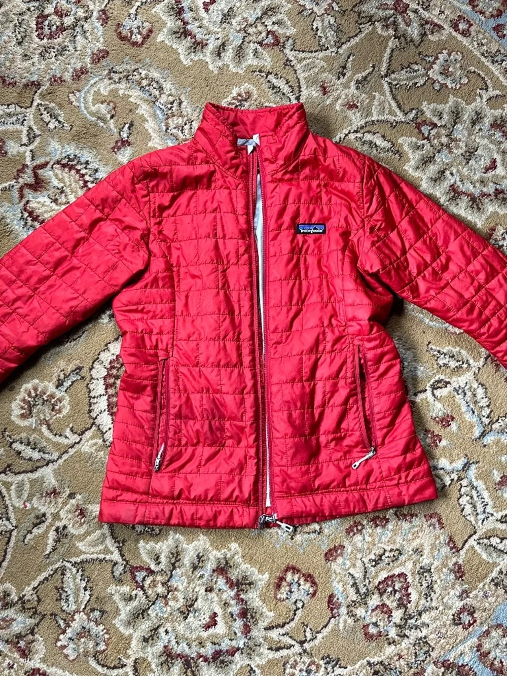 Patagonia women’s MEDIUM Nano puff - Picture 1 of 6